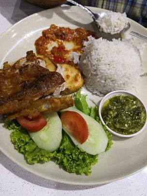 restoran ayam penyet asli indonesia