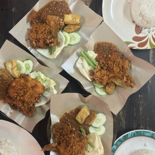 restoran ayam penyet bukit